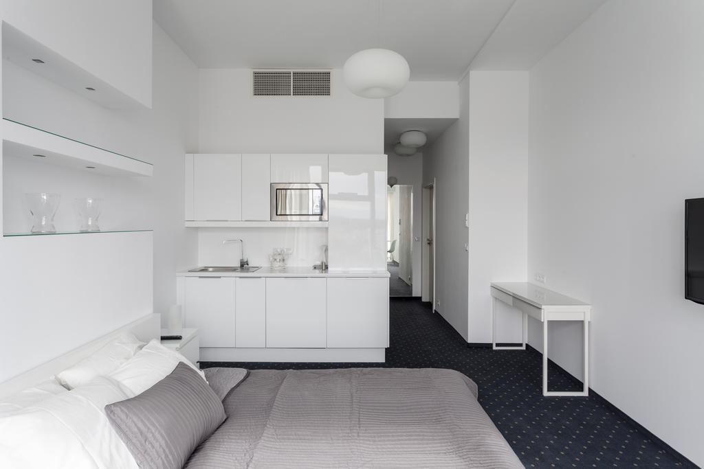 Platinum Sky Apartment Wroclaw Room photo